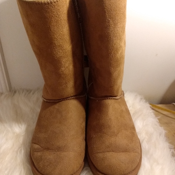 Boots - Picture 5 of 11